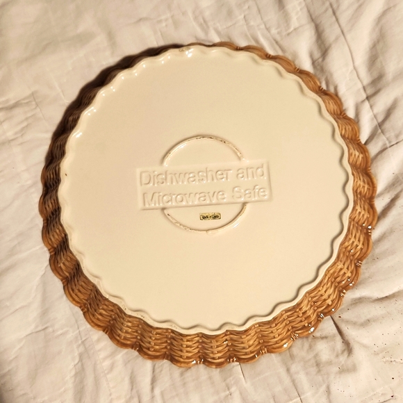Cracket Barrel "apple basket" pie plate - Picture 2 of 4
